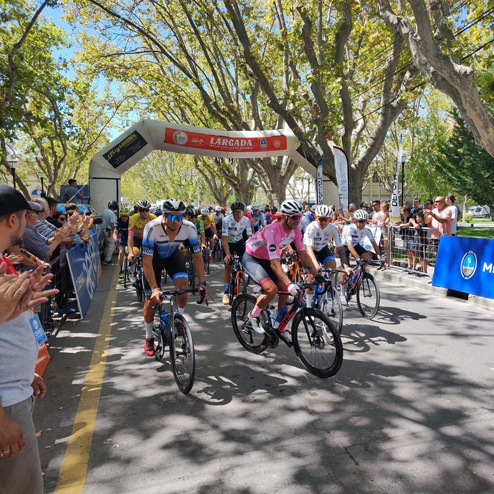 ARRANCÓ LA ETAPA SAN RAFAEL DE LA VUELTA CICLISTICA DE MENDOZA