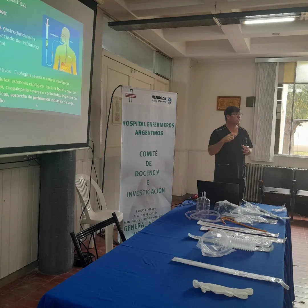 CAPACITACIÓN EN EL HOSPITAL ENFERMEROS ARGENTINOS