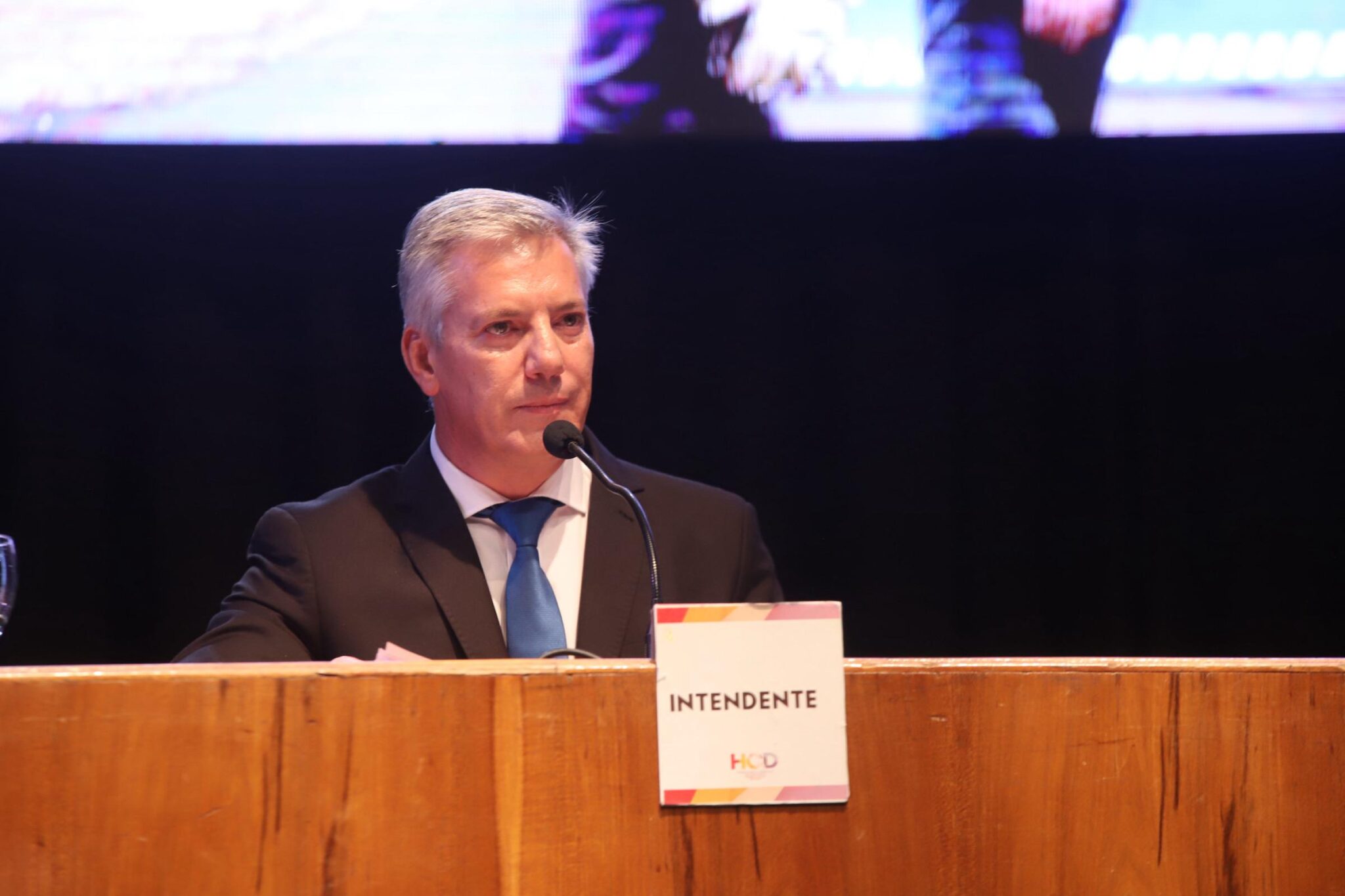 El intendente Alejandro Molero rinde cuentas de su gestión inaugurando el periodo de sesiones ordinarias 2025