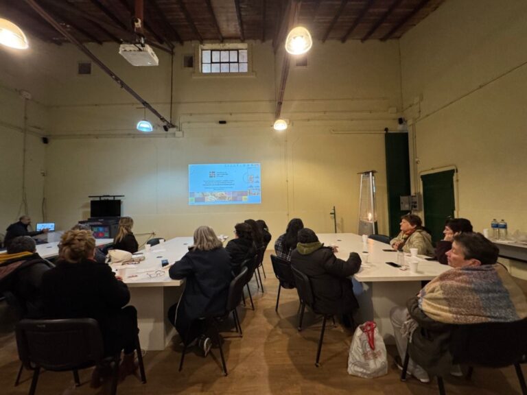 Jornada de cibercuidado para adultos mayores en el Punto Digital de Bodega Faraón