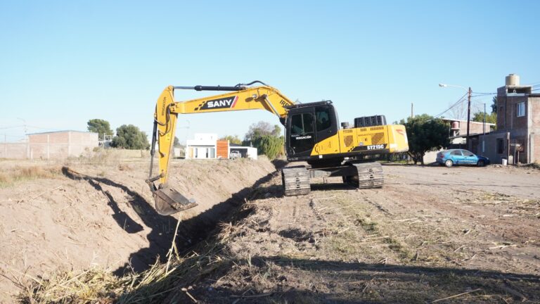 La Municipalidad de General Alvear realiza tareas de limpieza en desagües