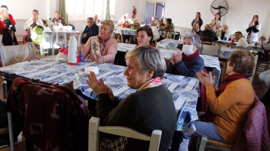 Encuentro departamental de tejedoras solidarias: “Hilos que abrigan”