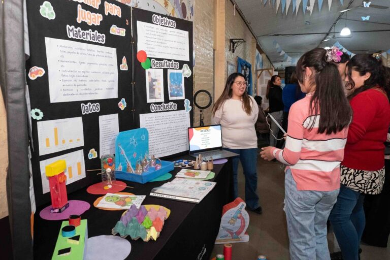 El CEBJA Ramón Cárcamo fue sede de la Feria de Ciencias para adultos en General Alvear