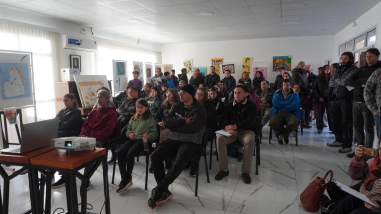 Capacitación sobre producción de huevos en Casa Salonia: crece el interés de productores alvearenses