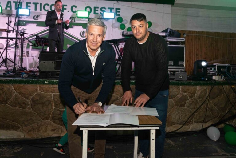 El Intendente Alejandro Molero participó de la cena aniversario del Club Ferrocarril Oeste