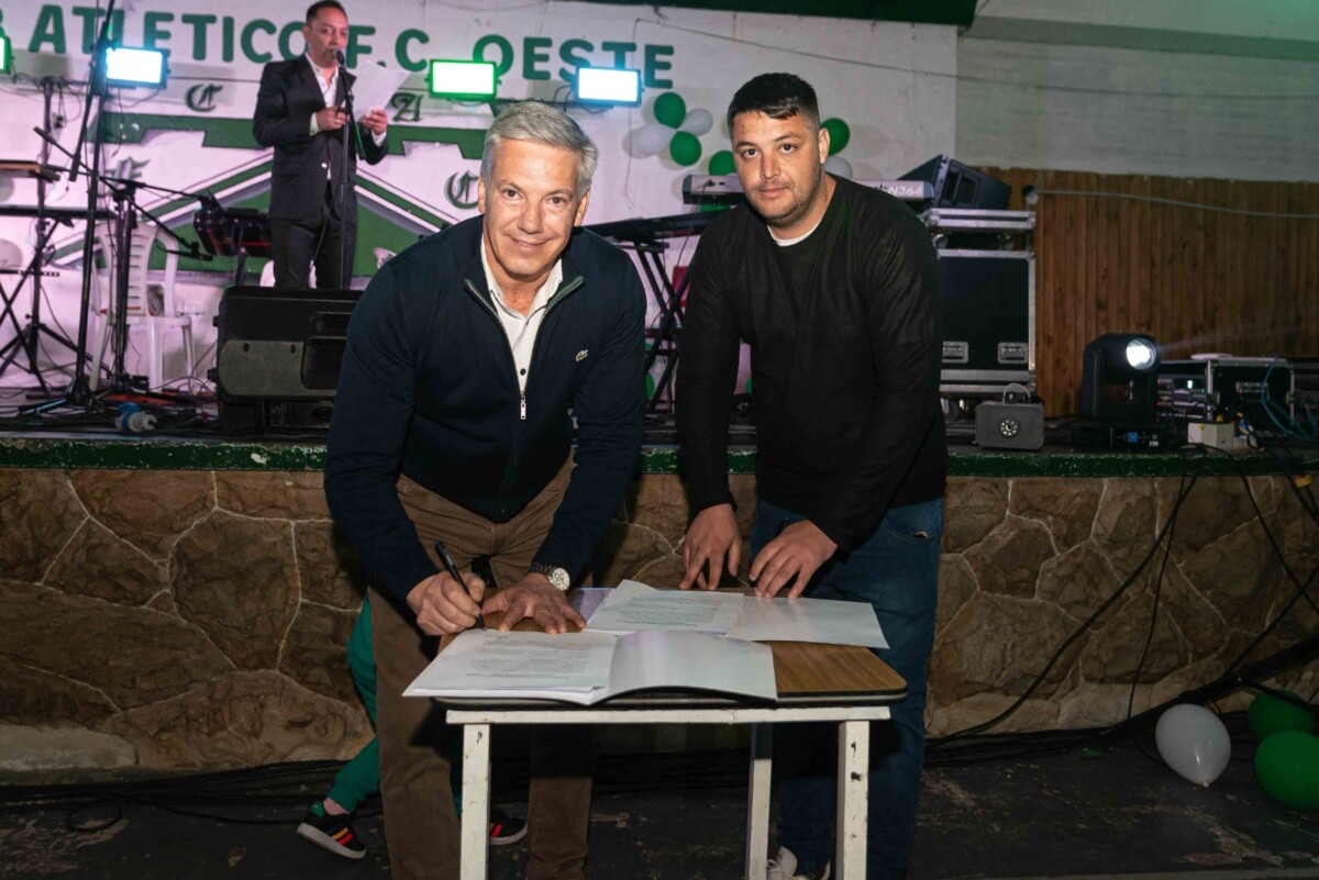 El Intendente Alejandro Molero participó de la cena aniversario del Club Ferrocarril Oeste