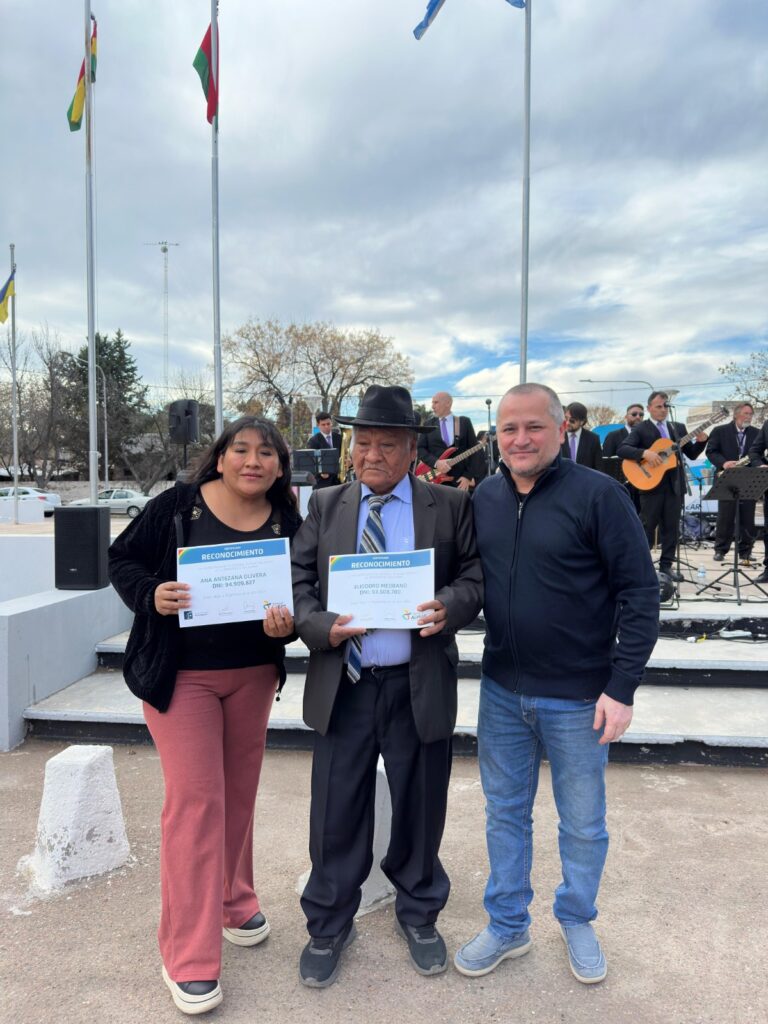 Bowen celebró con emoción el Día del Inmigrante y dio inicio a su septiembre aniversario