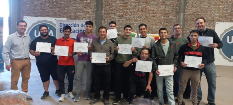 Entregaron certificados de cursos con fuerte salida laboral y comenzó una nueva cohorte de capacitación