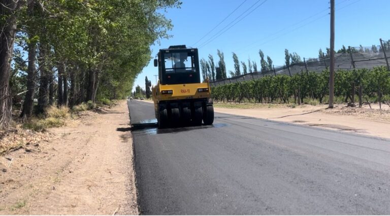 Continúan las tareas de asfalto: ahora en la zona agrícola de Bowen