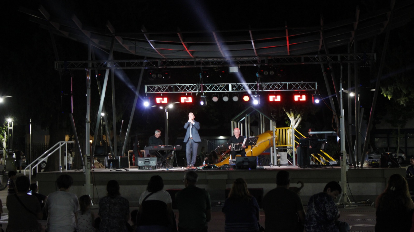 Día de la Música con artistas locales en la plaza Carlos María de Alvear