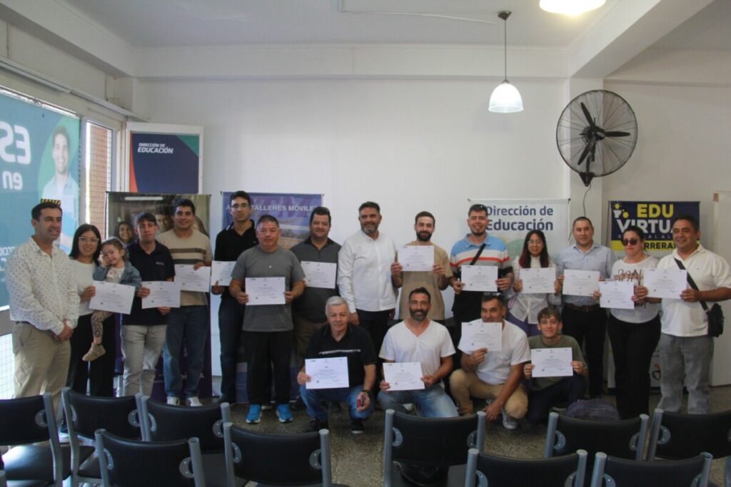 Entregaron certificados de capacitación en oficios