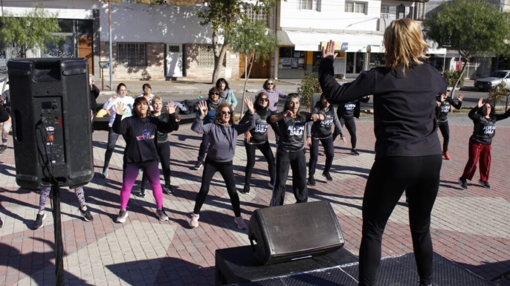 «Alvear Baila» en el Paseo del Artesano