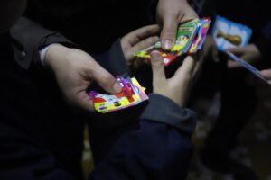 Rumbo al Mundial, niños y familias disfrutaron del intercambio de figuritas
