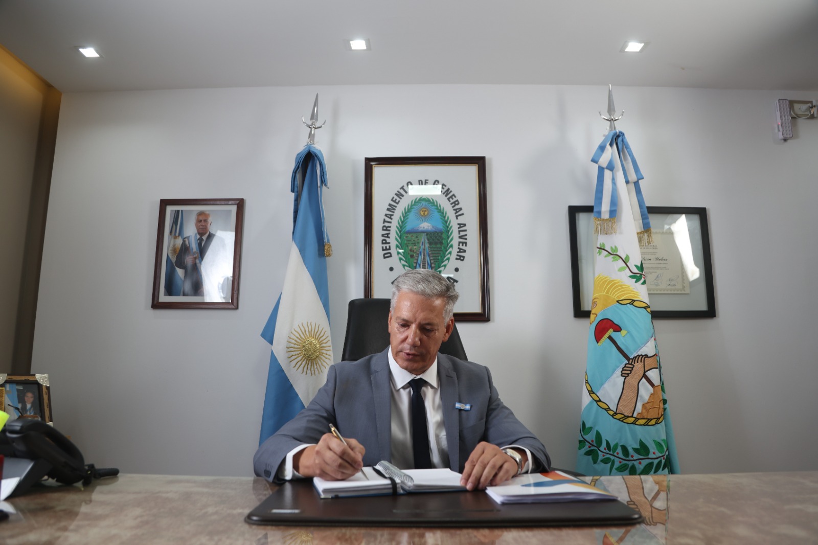 Molero presentó el programa Chau Garrafa para facilitar el acceso al gas natural