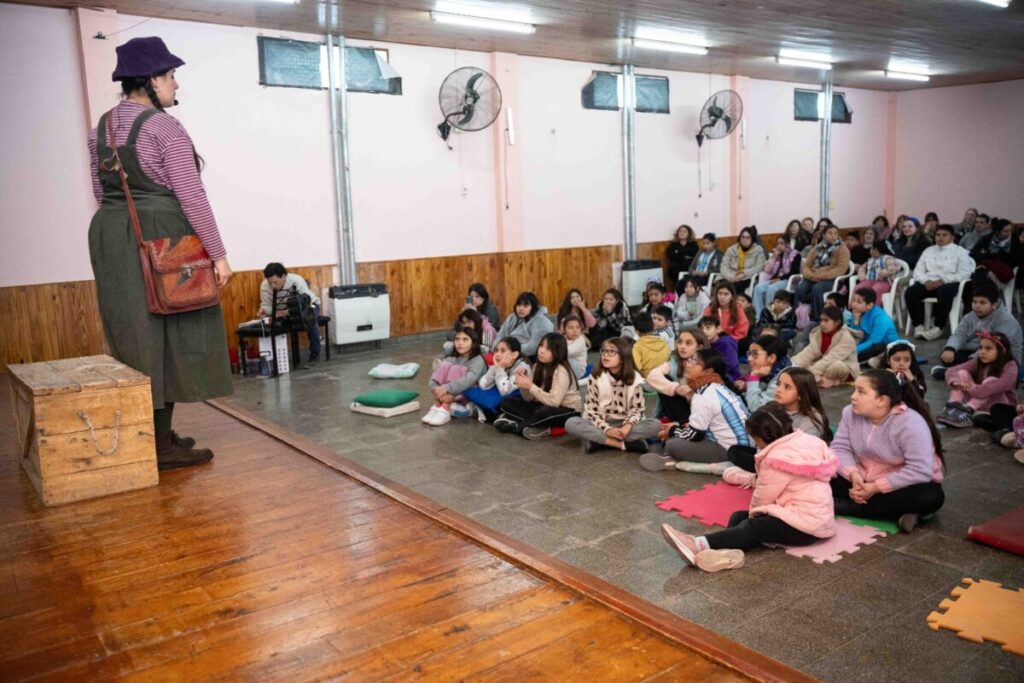 “Cuentos que se escapan del libro” llegó a Bowen