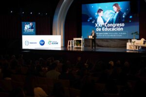General Alvear reafirmó su compromiso con la educación en el XXI Congreso de Educación