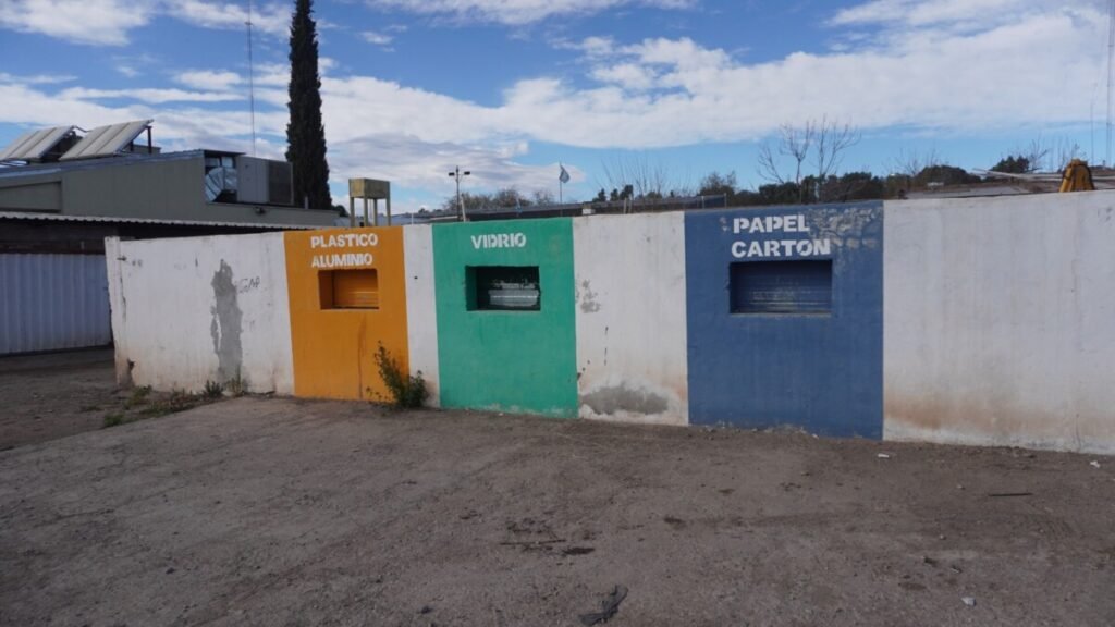 Bowen suma dos nuevos puntos limpios para fortalecer el reciclaje