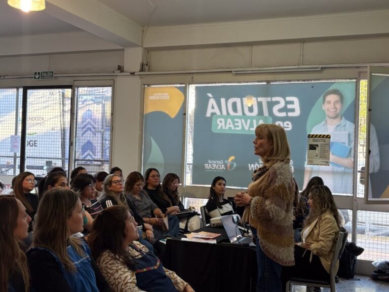 Comenzó la capacitación en puericultura con una amplia participación de docentes y personal educativo