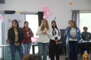 Barrio Parque y la Isla Gorostiague festejaron el Día de la Madre junto a la Dirección de Familia